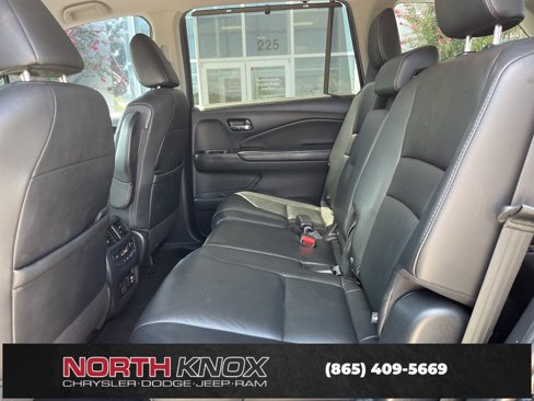 Used 2019 Honda Pilot Touring image 12