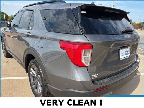 Used 2022 Ford Explorer XLT w/ Equipment Group 202A image 4
