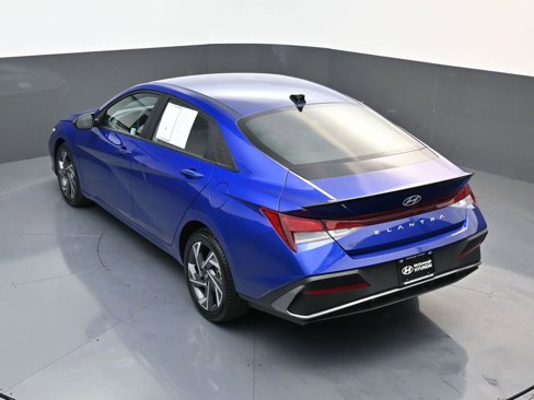Certified 2025 Hyundai Elantra Sport image 18