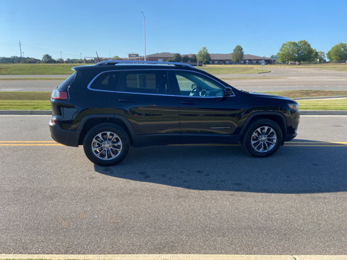 Used 2020 Jeep Cherokee Latitude Plus image 11