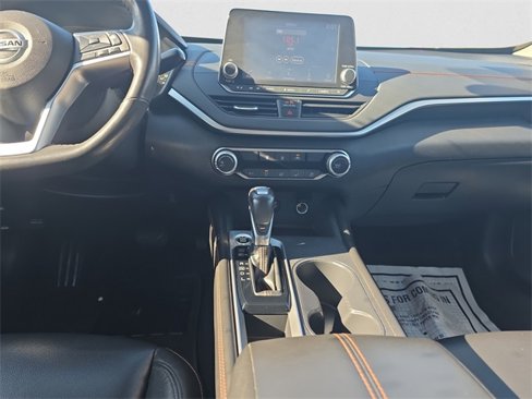 Used 2022 Nissan Altima 2.5 SR image 11