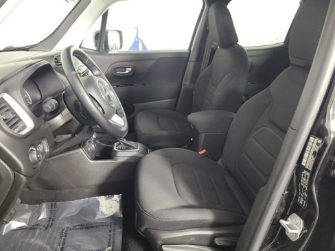 Used 2020 Jeep Renegade Latitude w/ Cold Weather Group image 7