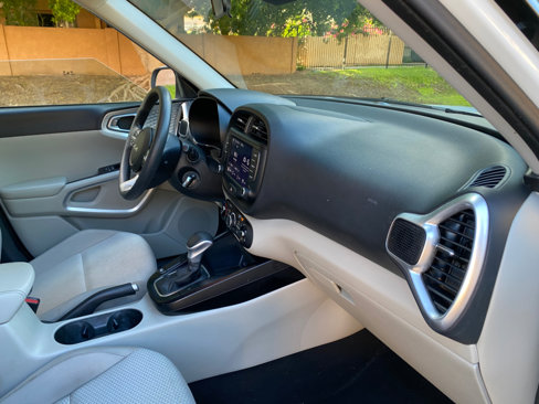 Used 2023 Kia Soul LX image 48