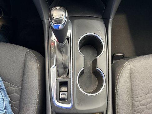 Used 2019 Chevrolet Equinox LT w/ Driver Convenience Package image 19