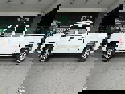 Used 2009 Chevrolet Silverado 1500 LT w/ Power Pack Plus image 4