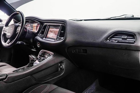 Used 2019 Dodge Challenger SXT image 17