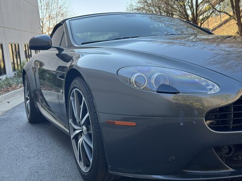 Used 2013 Aston Martin V8 Vantage Roadster image 10