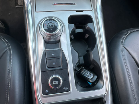 Used 2022 Ford Explorer XLT w/ Equipment Group 202A image 23