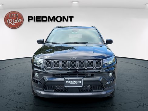 New 2026 Jeep Compass Latitude image 3