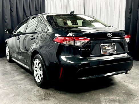 Used 2022 Toyota Corolla LE image 8