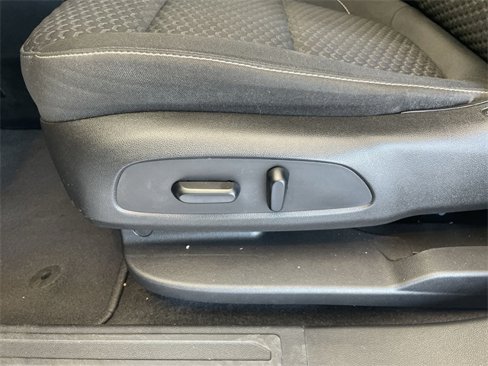 Used 2018 GMC Acadia SLE image 22