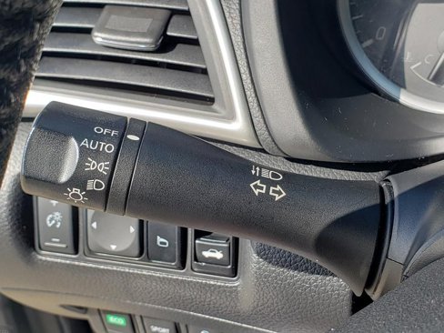 Used 2018 Nissan Sentra SV w/ Premium Package (P01) image 40
