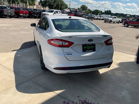 Used 2016 Ford Fusion SE w/ Equipment Group 201A image 4