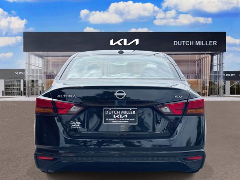 Used 2024 Nissan Altima 2.5 SV image 6