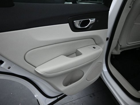 New 2025 Volvo XC60 B5 Core image 27