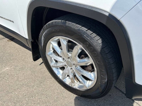 Used 2014 Jeep Cherokee Limited image 9