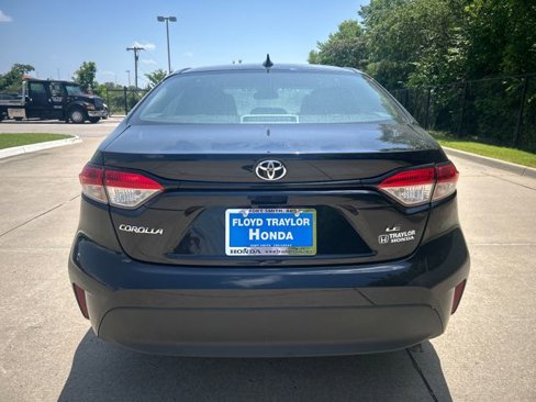 Used 2023 Toyota Corolla LE image 4