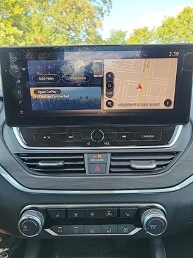 Used 2023 Nissan Altima 2.5 SV w/ SV Premium Package image 21