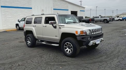 Used 2008 HUMMER H3 Luxury image 2