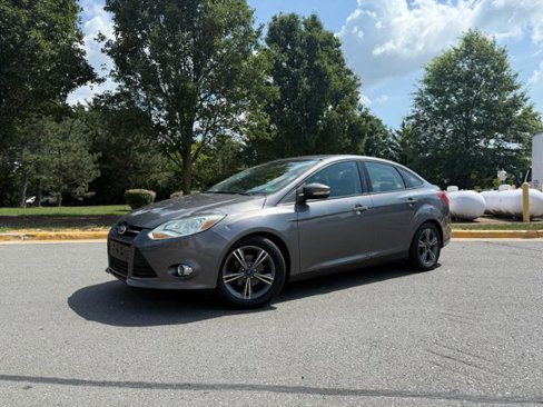 Used 2014 Ford Focus SE w/ SE Sport Package image 1