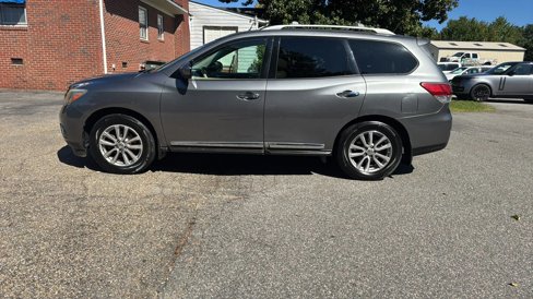 Used 2015 Nissan Pathfinder SL w/ SL Tech Package image 8