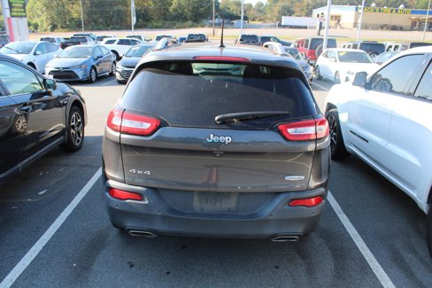 Used 2017 Jeep Cherokee Latitude w/ Safety/Convenience Group image 5
