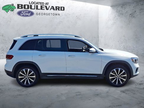 Used 2021 Mercedes-Benz GLB 250 4MATIC image 32