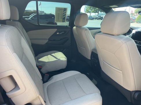 Used 2022 Chevrolet Traverse LT image 10