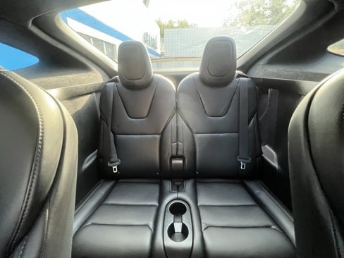 Used 2018 Tesla Model X image 30