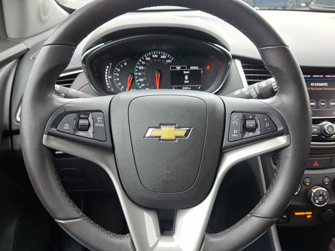 Certified 2022 Chevrolet Trax LT w/ LT Convenience Package image 16
