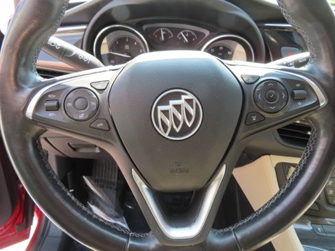 Used 2019 Buick Envision Essence image 8