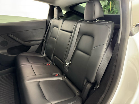 Used 2023 Tesla Model Y AWD image 30