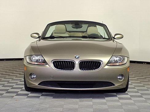 Used 2005 BMW Z4 2.5i image 2