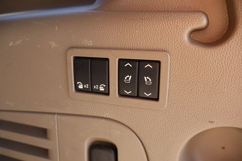 Used 2015 Chevrolet Suburban LT image 39