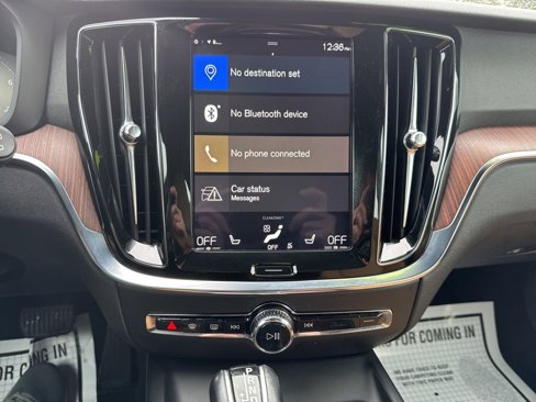 Used 2020 Volvo V60 T5 Momentum image 21