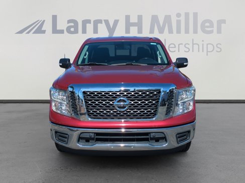 Used 2018 Nissan Titan SV w/ SV Convenience Package image 8