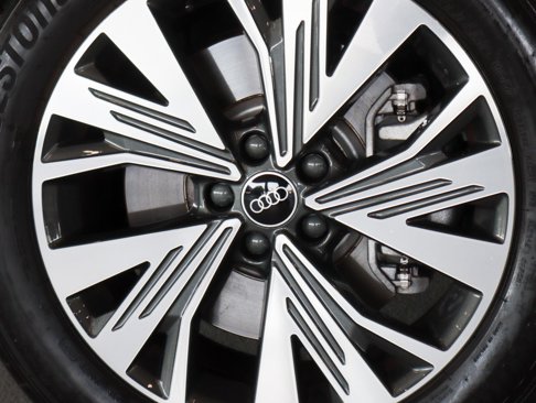Certified 2023 Audi Q4 e-tron Premium Plus w/ Premium Plus image 7