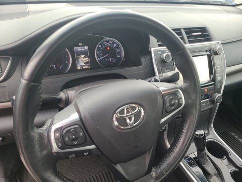 Used 2017 Toyota Camry XLE image 9