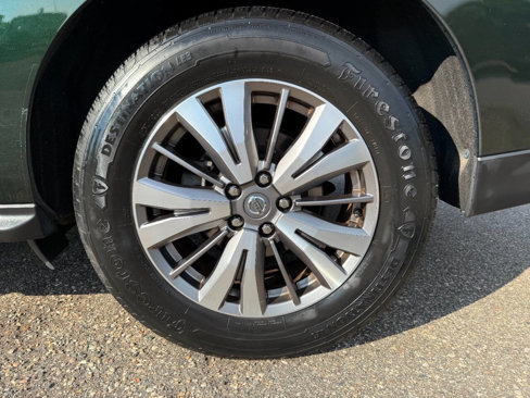 Used 2020 Nissan Pathfinder SL image 19