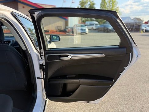 Used 2019 Ford Fusion SE image 26