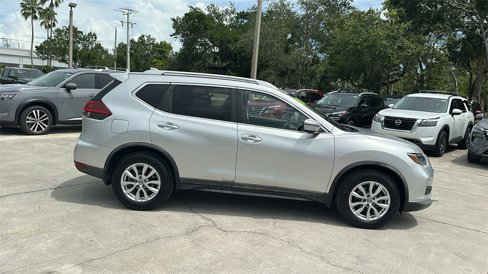 Used 2018 Nissan Rogue SV image 8