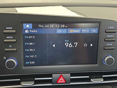 Used 2025 Hyundai Elantra SE image 22