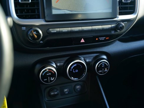 Used 2021 Hyundai Venue SEL w/ Cargo Package image 17