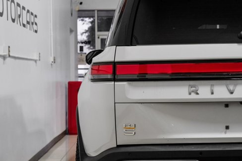 Used 2023 Rivian R1S Adventure image 57