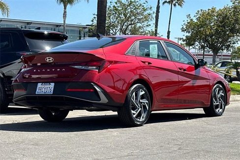 Used 2025 Hyundai Elantra Sport image 4