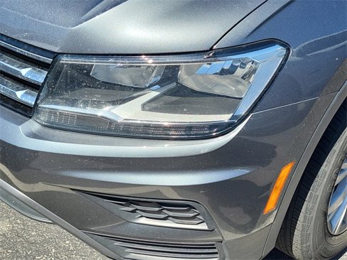 Used 2020 Volkswagen Tiguan S image 4