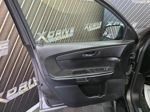 Used 2012 GMC Acadia SLE image 17