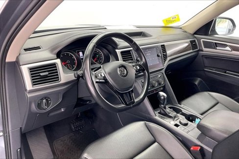 Used 2019 Volkswagen Atlas SE w/ Towing Package image 14