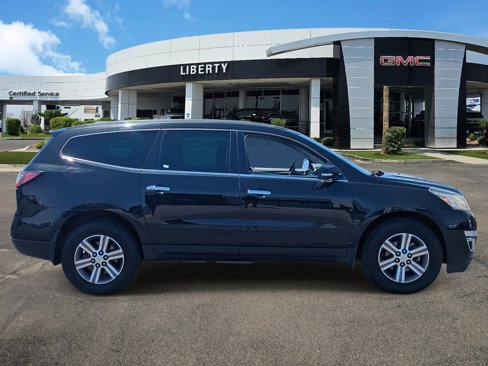 Used 2017 Chevrolet Traverse LT image 2