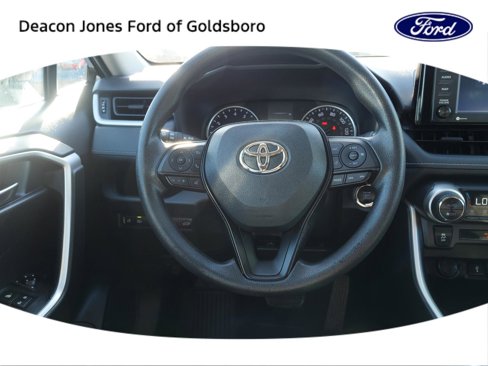 Used 2021 Toyota RAV4 XLE image 19